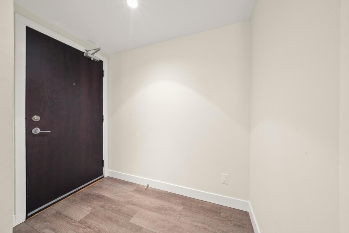 Dazzling Condo By Stadium Downtown With Free Parking Ванкувер Екстер'єр фото