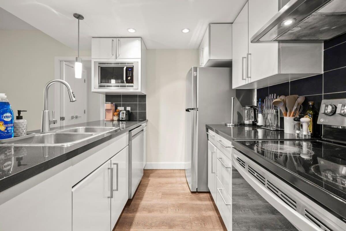 Dazzling Condo By Stadium Downtown With Free Parking Ванкувер Екстер'єр фото