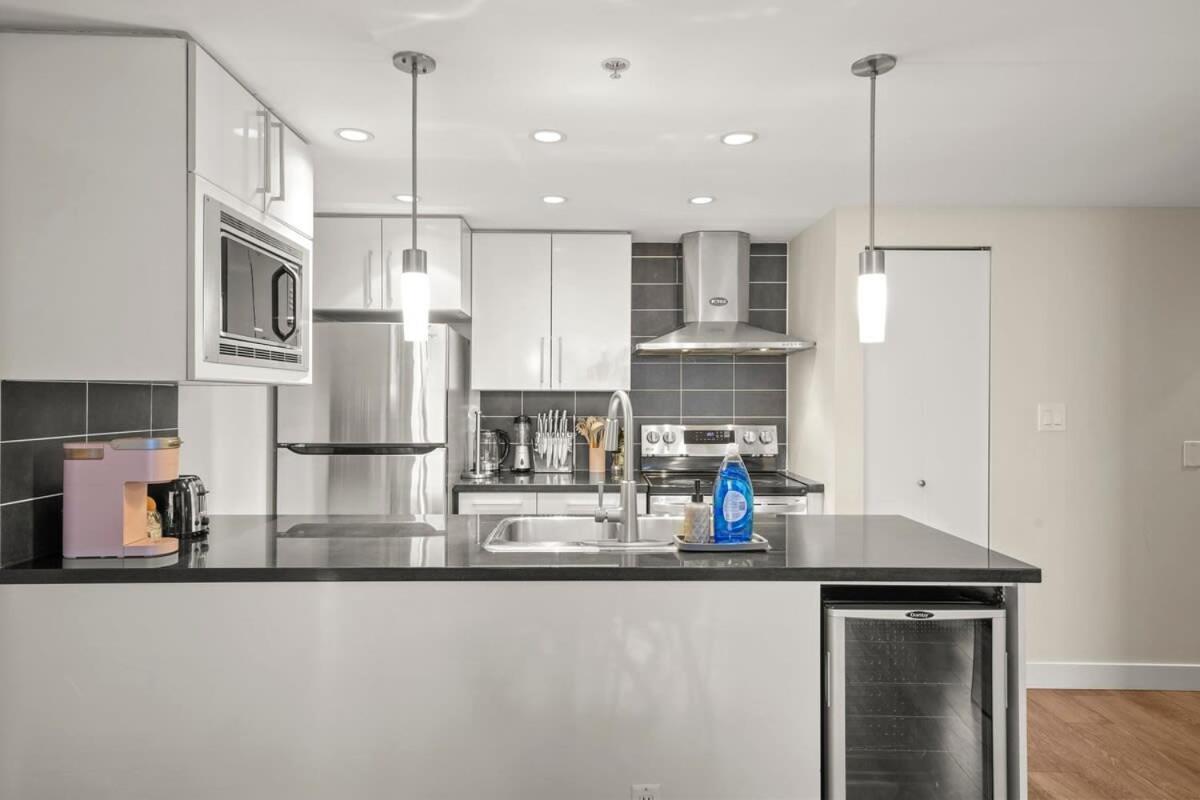 Dazzling Condo By Stadium Downtown With Free Parking Ванкувер Екстер'єр фото